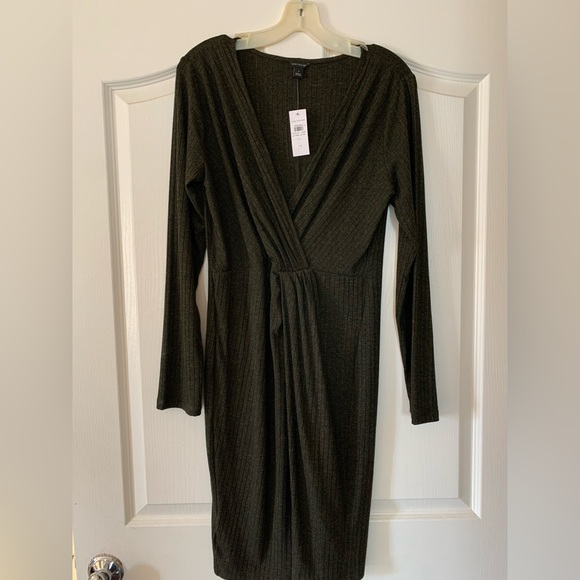 Ann Taylor Dresses & Skirts - Green/black knit dress. NWT
